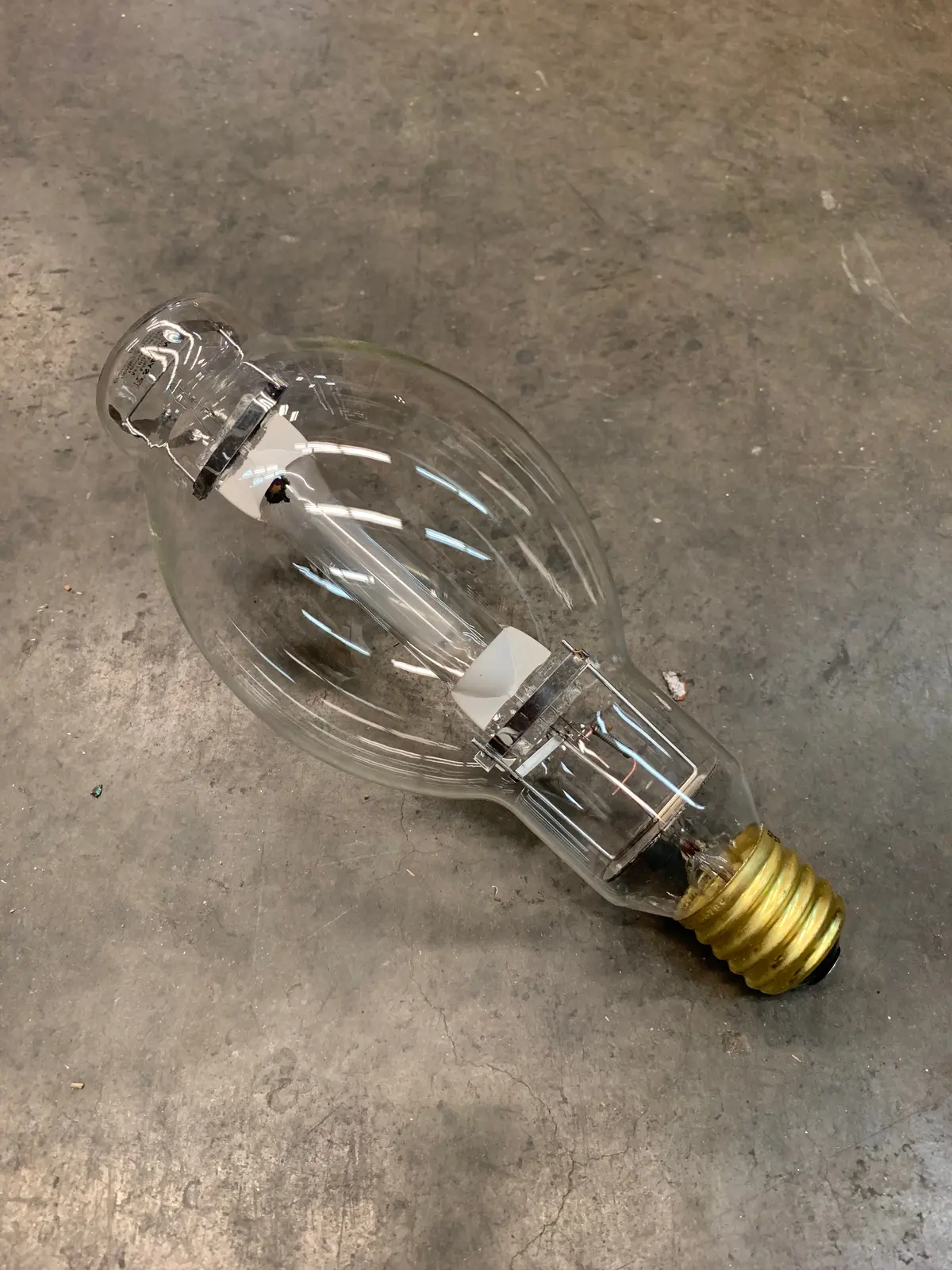 Airstar 1000 Watt Halogen Bulb 1