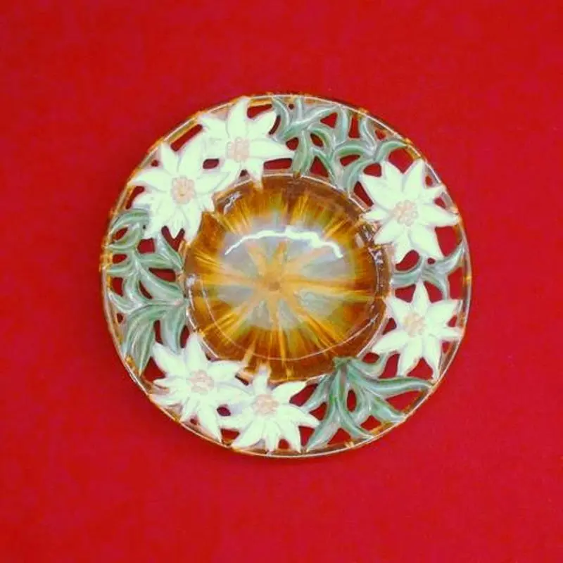Hand Painted Daisies Plate 1