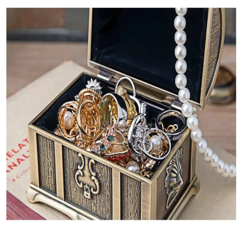 Vintage Jewelry Box Pirate Treasure 1