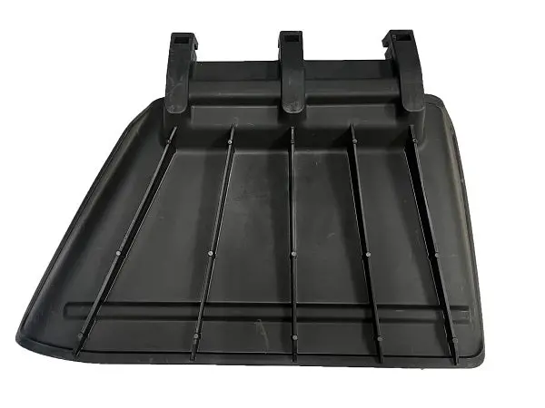 (605469) Discharge Chute, Fastrak 1