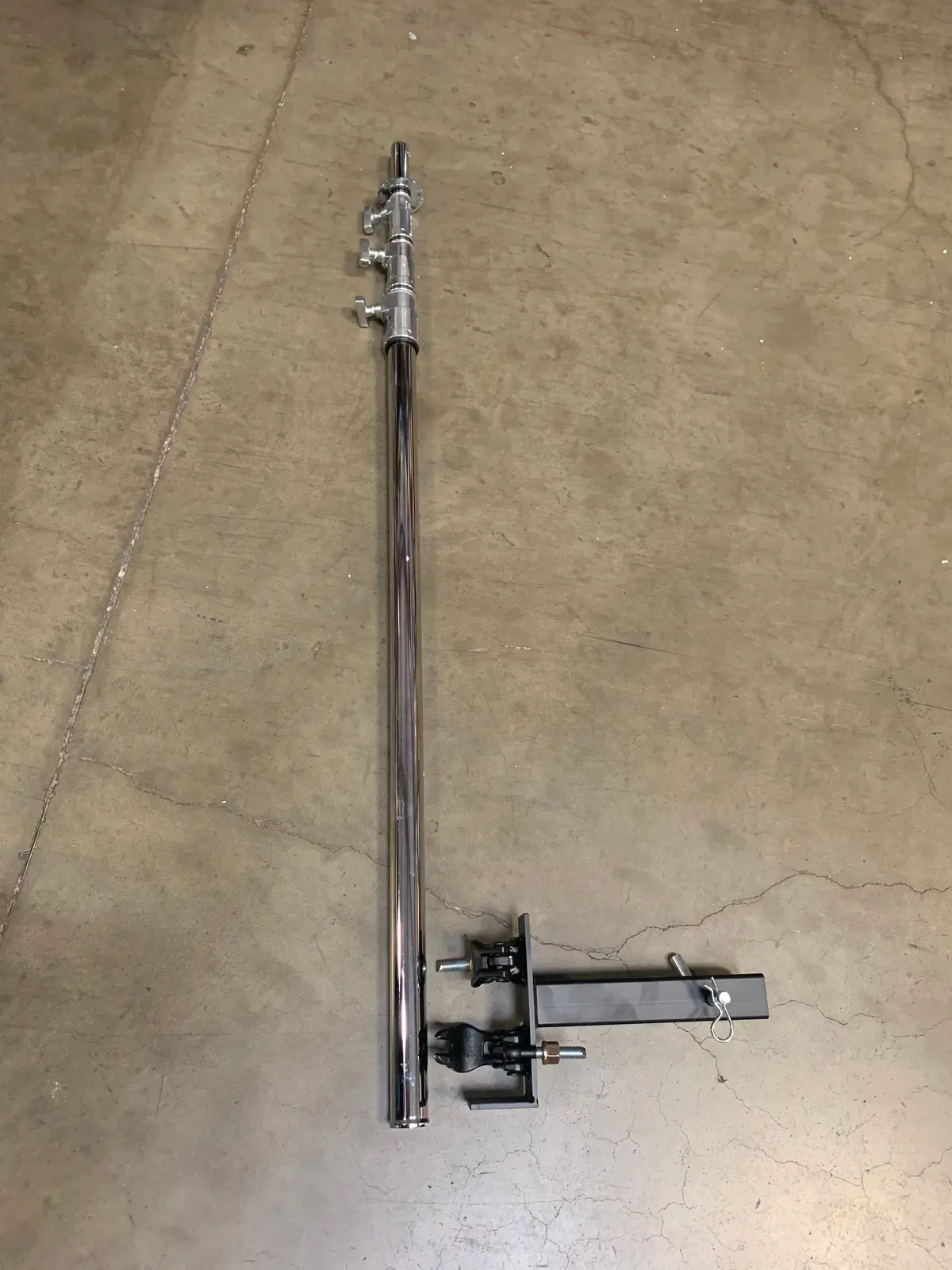 Airstar Truck Hitch Mount Kit 1