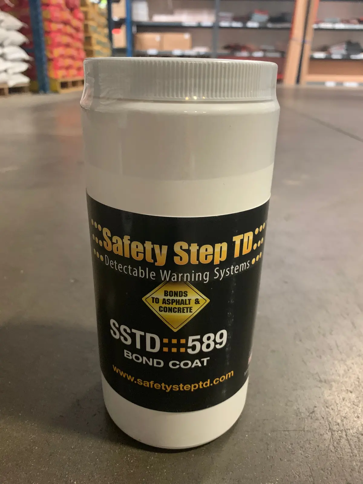 Safetystep Clear Adhesive 32Oz 1