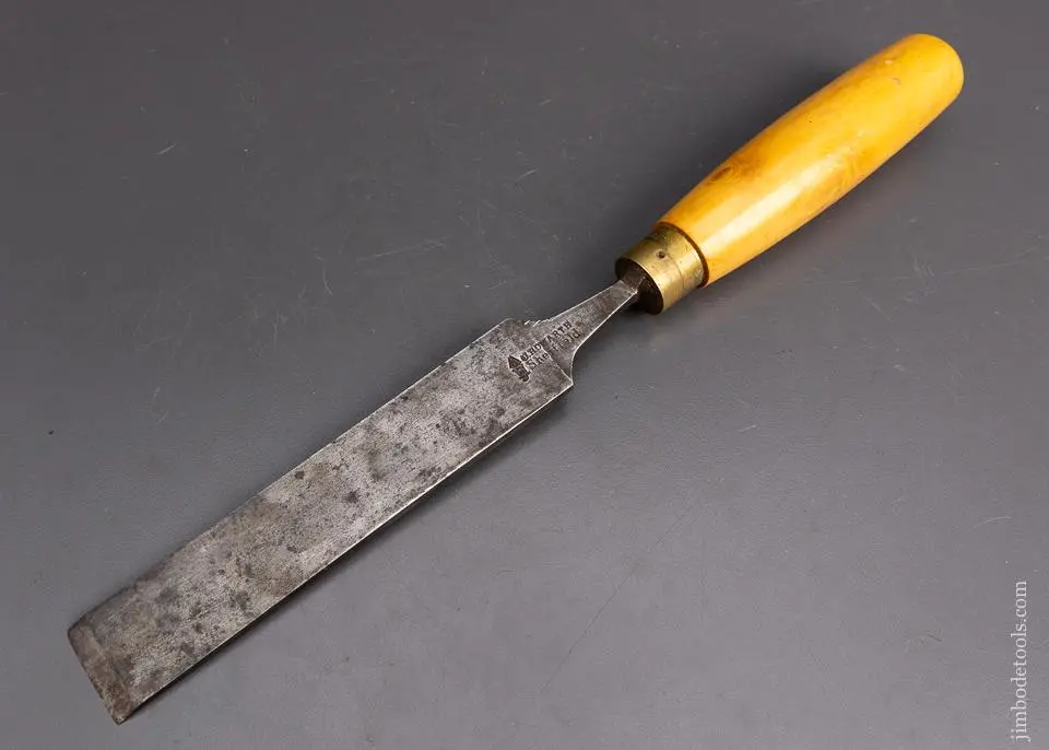 Long, Thin English Paring Chisel J. Howarth 1 1/4 X 14 1/2 Inch Boxwood * 95475 1