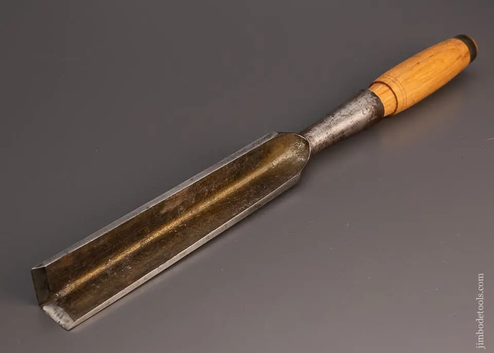 Massive And Fine T.H. Witherby 1 1/4 Inch Corner Chisel - 99412 1