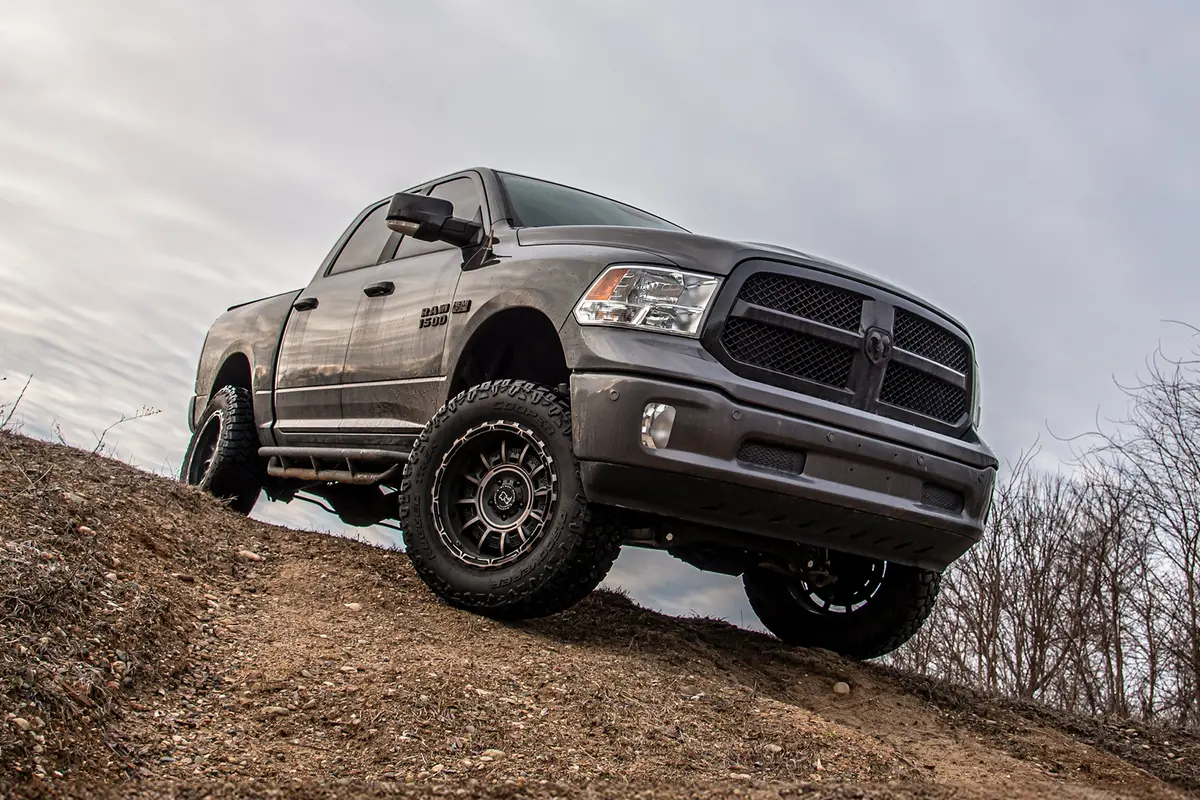 4 Inch Lift Kit | Fox 2.5 Performance Elite Coilover | Ram 1500 (13-18) & Ram 1500 Classic (19-24) 4Wd 3