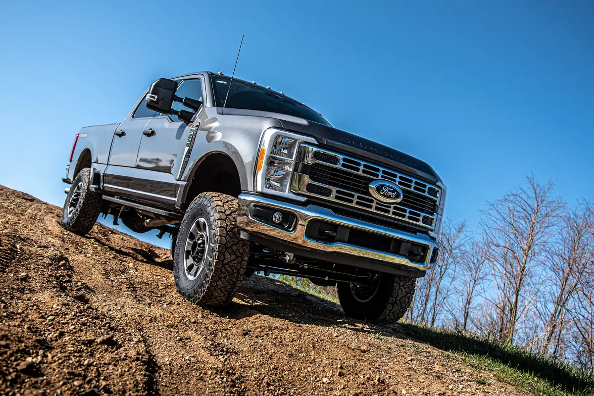 5 Inch Lift Kit W/ 4-Link | Ford F250/F350 Super Duty (23-26) 4Wd | Gas 2