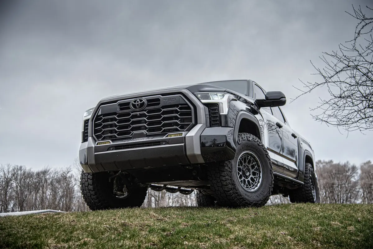 2.25 Inch Lift Kit | Fox 3.0 Internal Bypass Factory Race Series | Toyota Tundra (22-26) 4Wd 2