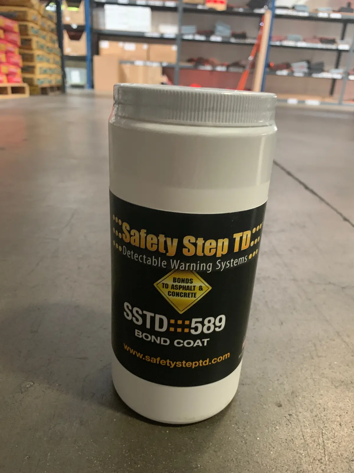 Safetystep Clear Adhesive 40Oz 1