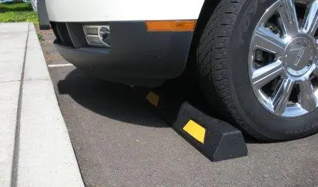 Auto Stop Rubber 4' Blk/Ylw 1