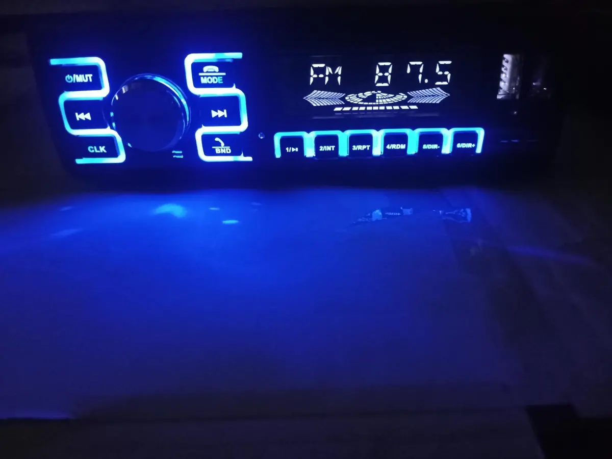 Kiks Car Stereo 1