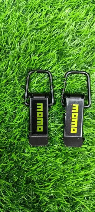 Momo Seat Belt Clip 1