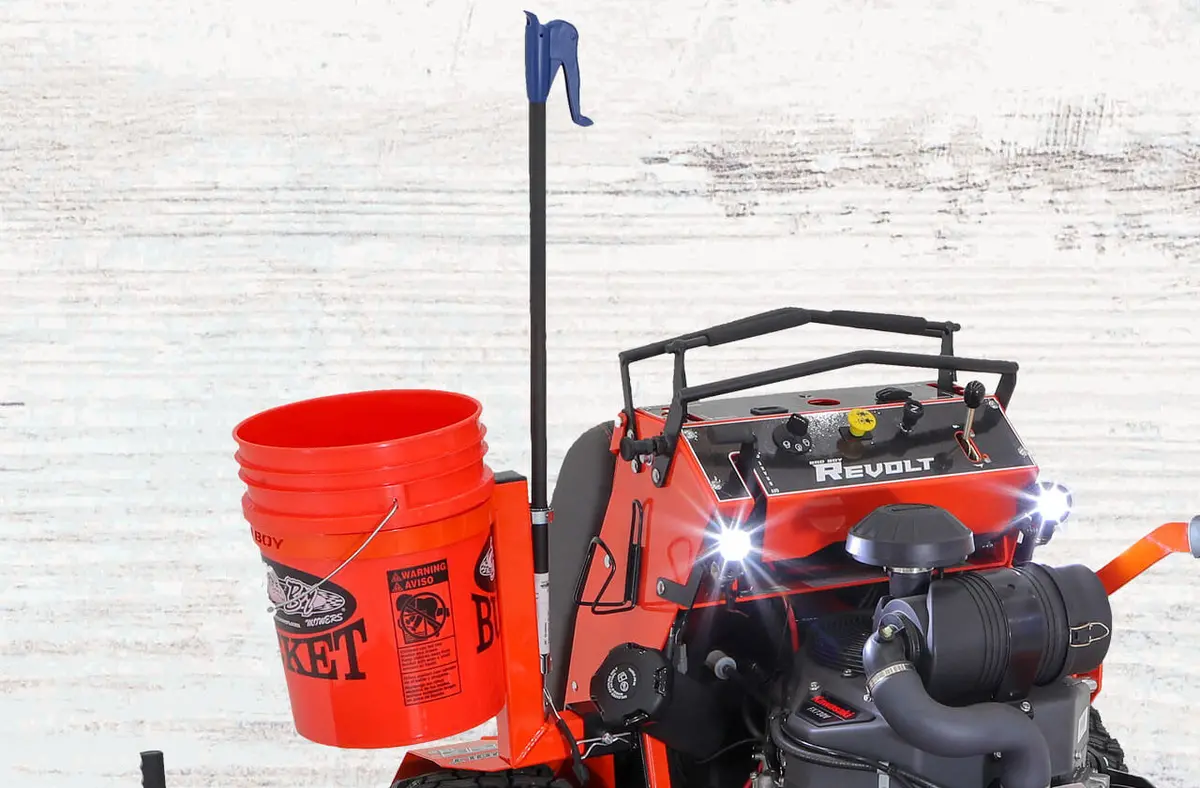 (088-0213-00) Bad Boy Revolt Bucket And Tongs 1