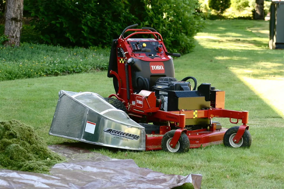 Accelerator Standard Side Catcher 4.15 Cubic Ft. / 3.3 Bushels | Fits Some Kubota Units (Gczd60) 1