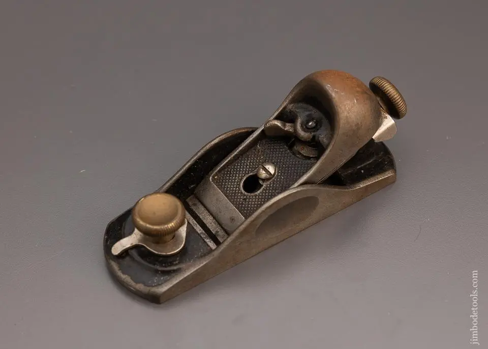 Stanley No. 9 1/2 Block Plane With Adjustable Mouth - 96389 1
