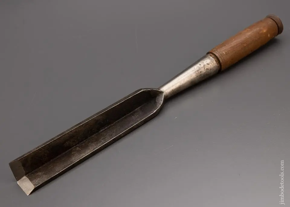 Excellent T.H. Witherby 1 1/4 Inch Corner Chisel 17 1/2 Inch - 97977 1