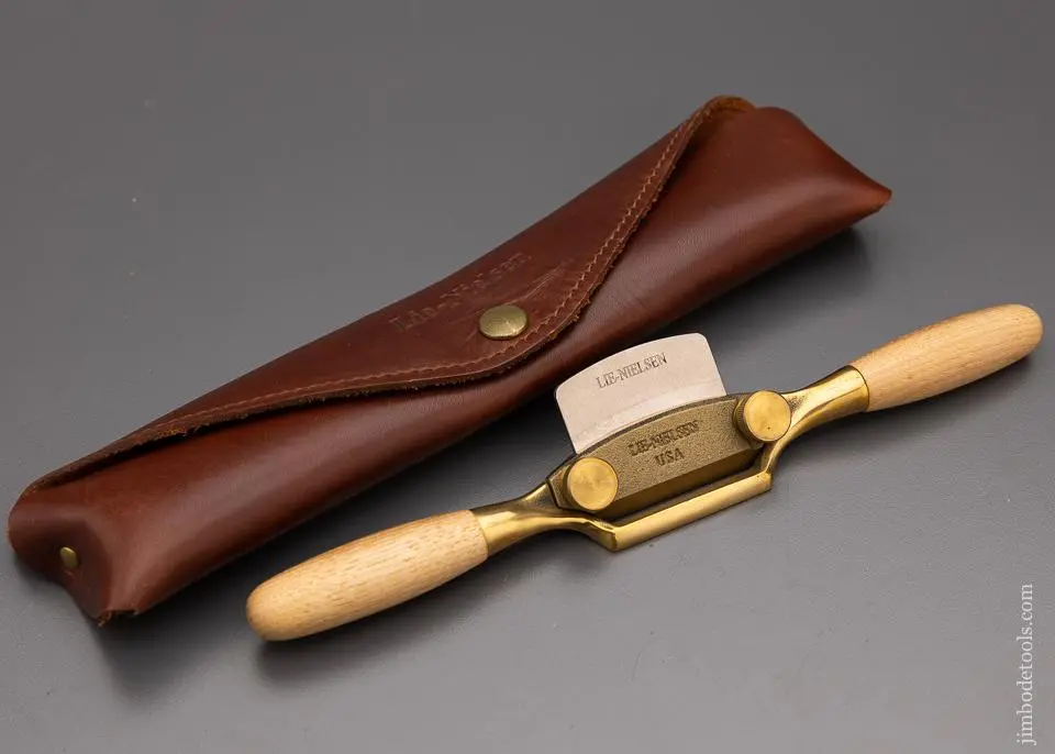 Lie Nielsen Boggs Flat Spokeshave - 97990 1