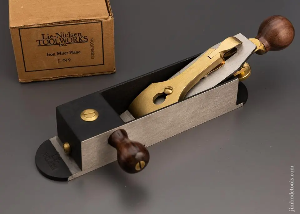 Lie Nielsen No. 9 Iron Miter Plane With Rosewood Fittings Mint In Box Long Discontinued - Excelsior 98044 - As Of May 16 1