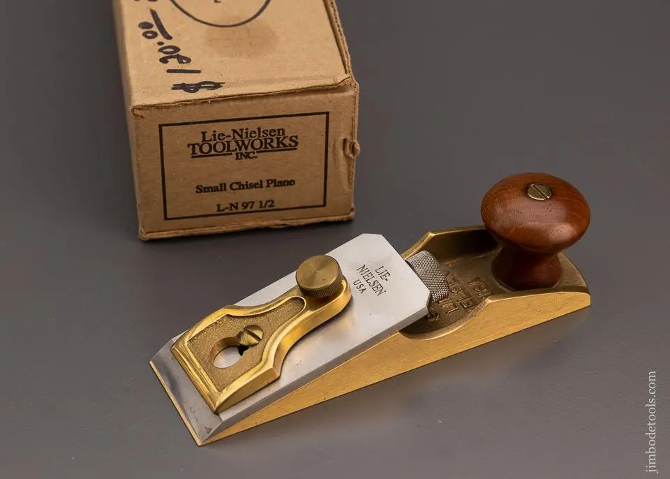 Mint In Box Lie Nielsen No. 97 1/2 Chisel Plane - 98103 1