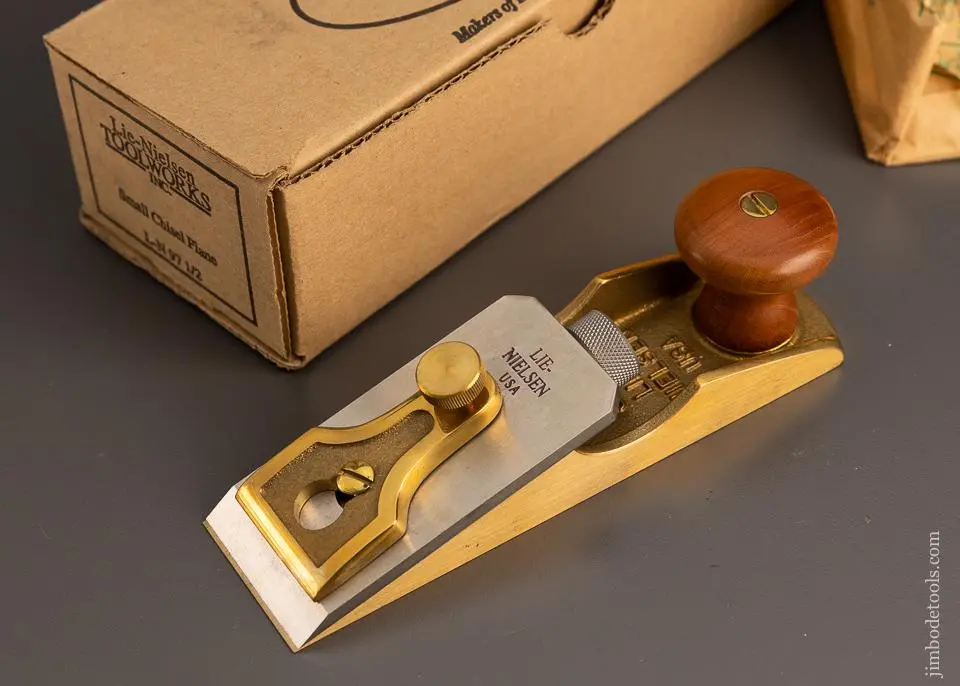 Lie Nielsen No. 97 1/2 Chisel Plane Mint In Box - 98333 1
