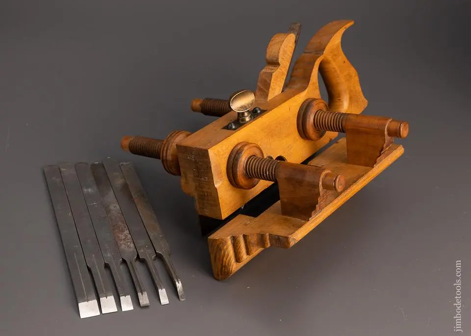 Near Mint Sandusky Tool Co. No. 119 Screw Arm Handled Plow Plane With Irons - 98456 1