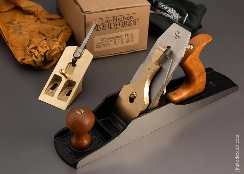 Lie Nielsen No. 5 1/2 Jumbo Jack Plane With 2 Frogs Out Of Stock At Lie Nielsen - 98580 1